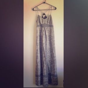 Black and White pattern maxi dress LOFT. Size 6.